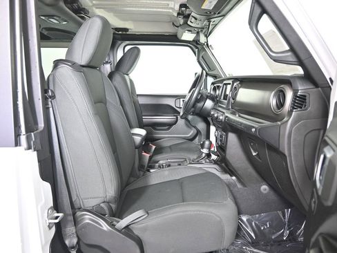 Used 2020 Jeep Wrangler Sport AWD/4WD image 13