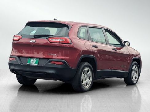 Used 2016 Jeep Cherokee Sport image 4