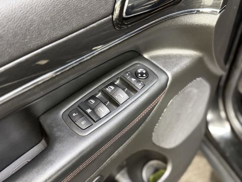 Used 2021 Jeep Grand Cherokee Trailhawk w/ Trailhawk Luxury Group image 16