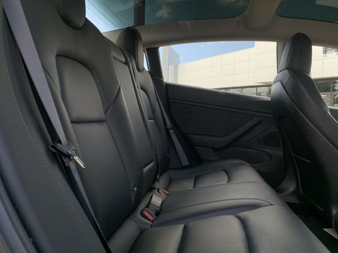 Used 2018 Tesla Model 3 Mid Range RWD image 32
