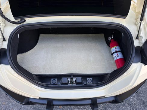 Used 2022 Ferrari Roma RWD image 47