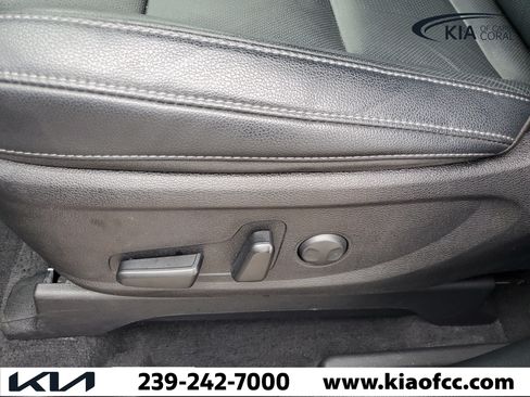 Certified 2024 Kia Telluride EX w/ EX Captain's Chair Package FWD image 32