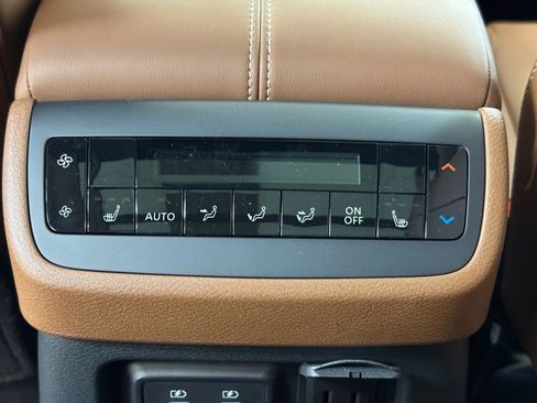 New 2026 Nissan Pathfinder Platinum image 19