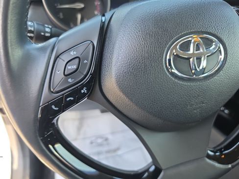 Used 2021 Toyota C-HR Limited FWD image 15
