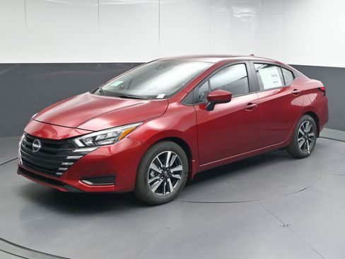 New 2025 Nissan Versa SV w/ Trunk Package FWD image 3