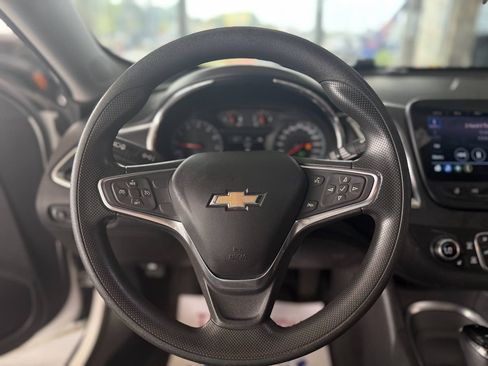 Used 2019 Chevrolet Malibu LT FWD image 38