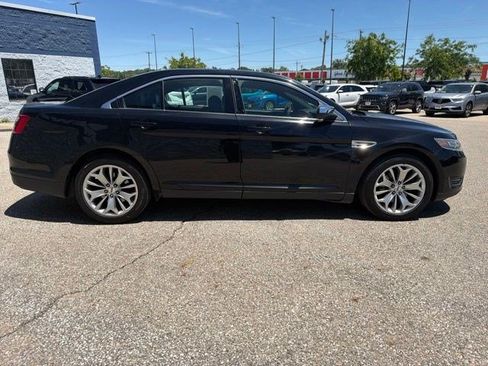 Used 2018 Ford Taurus Limited FWD image 6