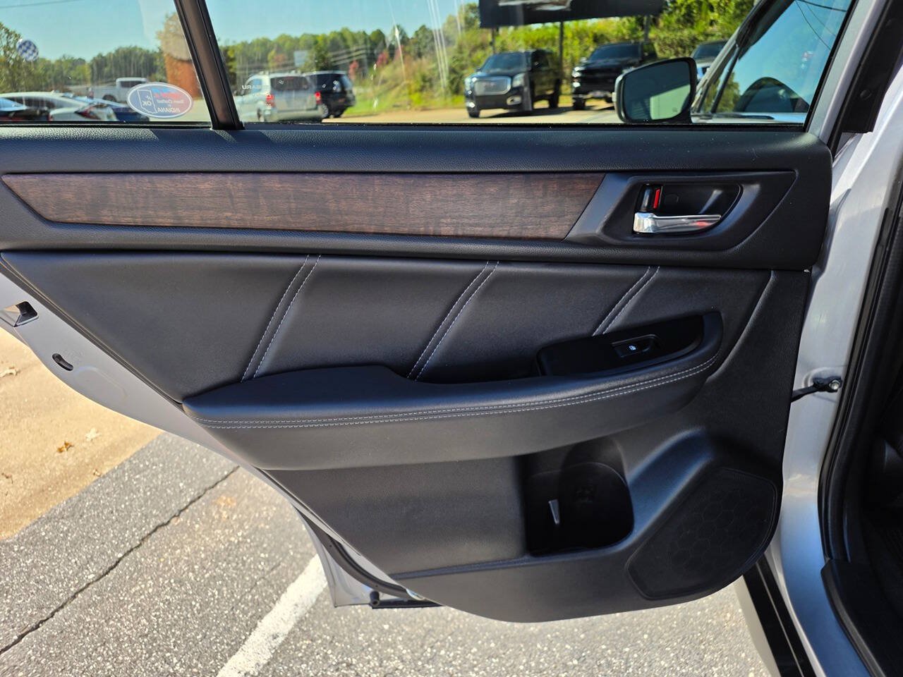 Used 2019 Subaru Outback 2.5i Limited AWD/4WD image 15