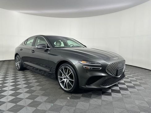 Used 2025 Genesis G70 2.5T RWD image 3