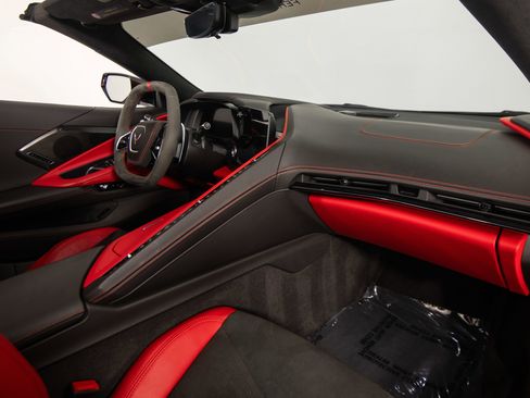 Used 2023 Chevrolet Corvette Stingray Premium Conv w/ Z51 Performance Package RWD image 43
