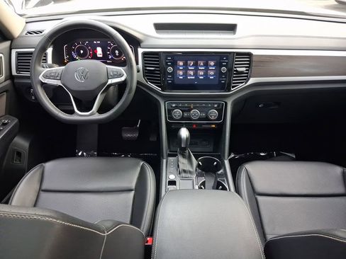 Used 2022 Volkswagen Atlas SE w/ Panoramic Sunroof Package image 9