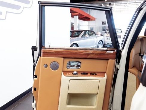 Used 2010 Rolls-Royce Phantom Sedan image 31