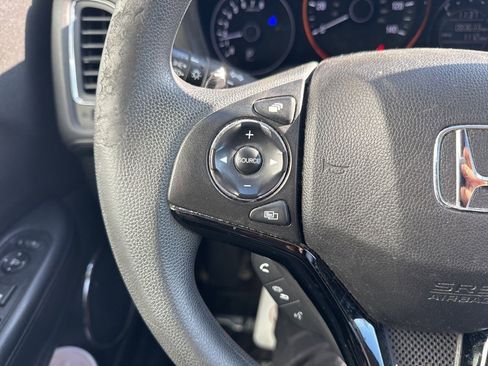 Used 2017 Honda HR-V EX image 11