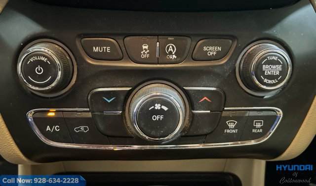 Used 2019 Jeep Cherokee Latitude w/ Popular Appearance Group FWD image 33