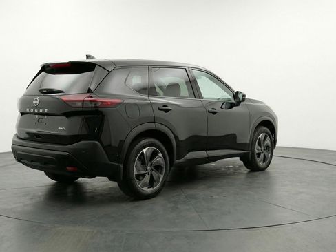 Used 2025 Nissan Rogue SV image 9