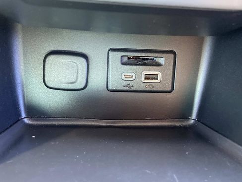 Used 2023 GMC Acadia SLT image 14