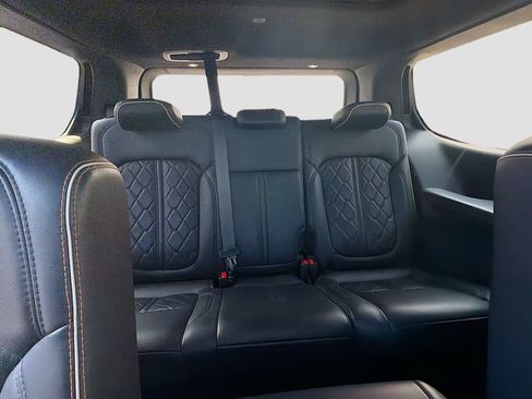 Used 2022 Jeep Grand Wagoneer Series III w/ Rear Seat Video Group 1 AWD/4WD image 30