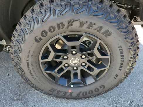 New 2026 Ford Bronco Badlands AWD/4WD image 6
