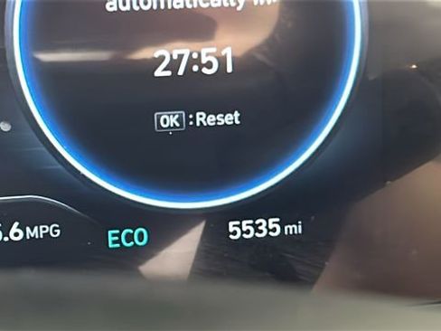 Used 2025 Hyundai Elantra Limited FWD image 19