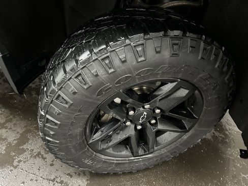 Used 2021 Chevrolet Silverado 1500 LT Trail Boss w/ Convenience Package II image 11