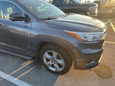 Used 2016 Toyota Highlander Limited image 3