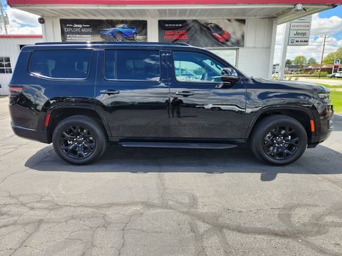 Used 2024 Jeep Wagoneer Series II AWD/4WD image 3