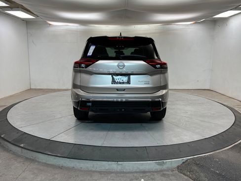 New 2026 Nissan Rogue Platinum image 4