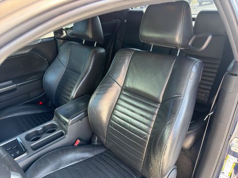 Used 2012 Dodge Challenger R/T RWD image 21