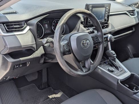 Used 2022 Toyota RAV4 LE AWD/4WD image 14