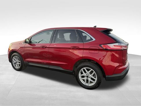 Used 2024 Ford Edge SEL w/ Convenience Package image 3
