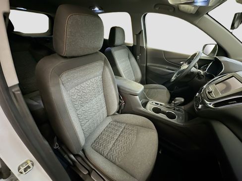 Used 2024 Chevrolet Equinox LT image 33