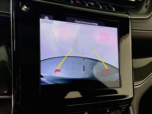 Used 2023 Jeep Grand Cherokee Altitude image 13