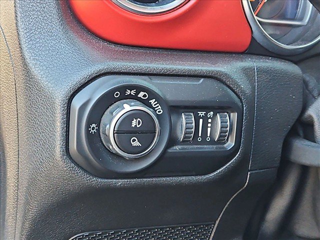 Used 2021 Jeep Gladiator Rubicon AWD/4WD image 25