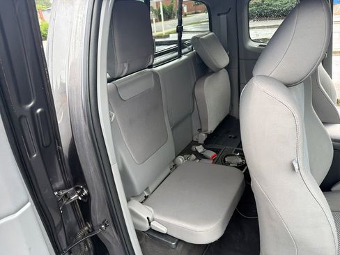 Used 2015 Toyota Tacoma 4x4 Access Cab V6 w/ TRD Sport Package image 37