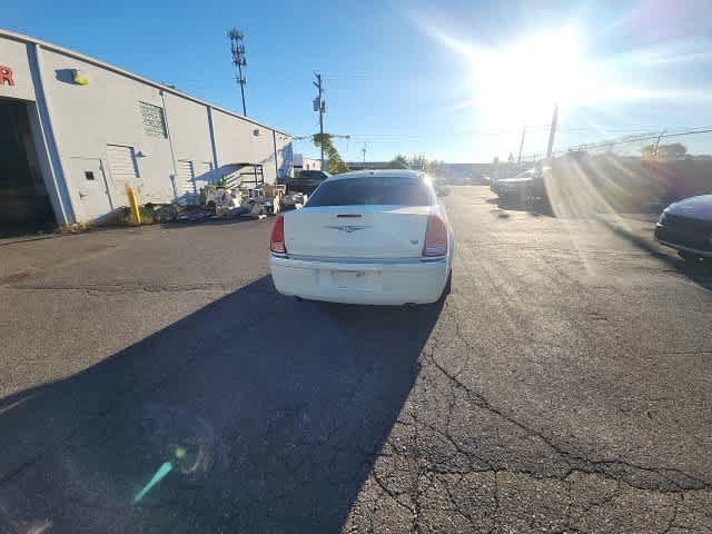 Used 2010 Chrysler 300 C w/ Luxury Group II AWD/4WD image 17