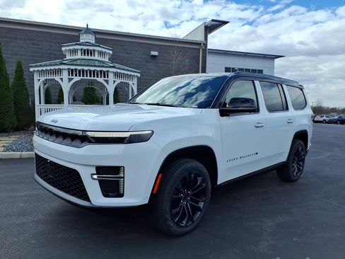 New 2026 Jeep Grand Wagoneer Summit AWD/4WD image 2