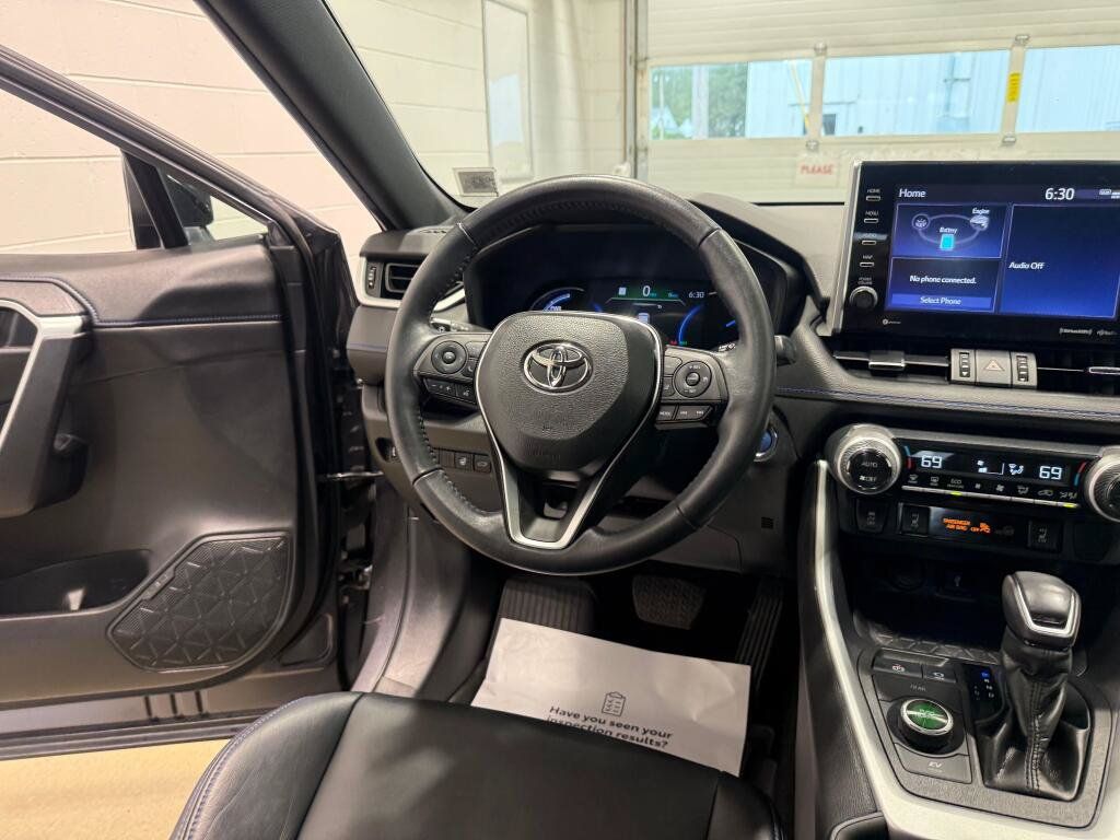 Certified 2022 Toyota RAV4 XSE w/ XSE Grade Weather Package AWD/4WD image 19