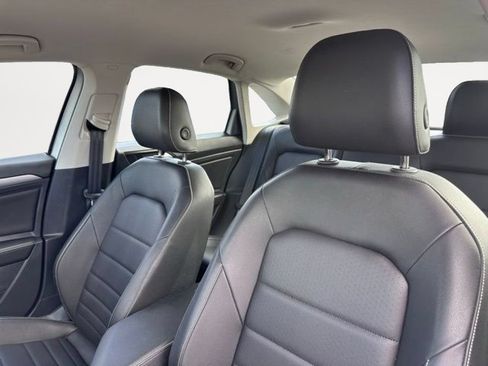 Used 2024 Volkswagen Jetta SE FWD image 17