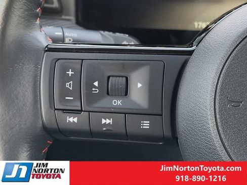 Used 2025 Nissan Kicks SR w/ SR Premium Package AWD/4WD image 29
