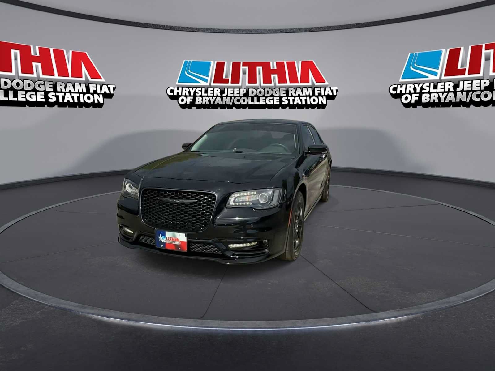 Used 2023 Chrysler 300 Touring L AWD/4WD image 4