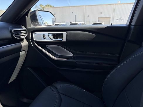 Used 2020 Ford Explorer ST w/ ST Street Pack image 23