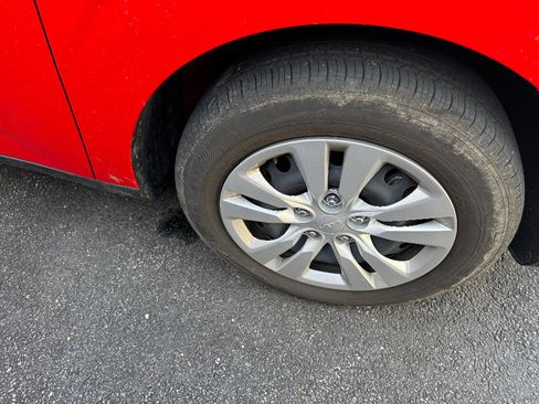 Used 2025 Kia Soul LX image 9