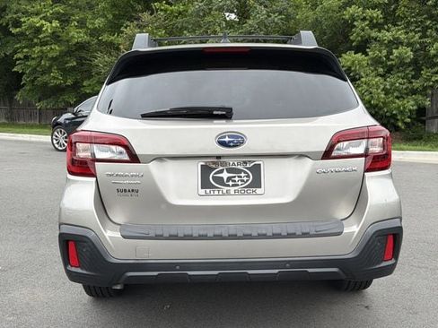 Used 2019 Subaru Outback 2.5i Limited w/ Popular Package #2 AWD/4WD image 4