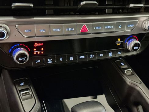 Used 2025 Kia Telluride S AWD/4WD image 24