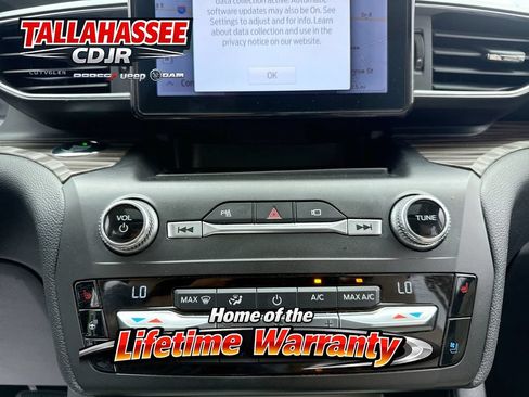Used 2020 Ford Explorer Limited RWD image 23