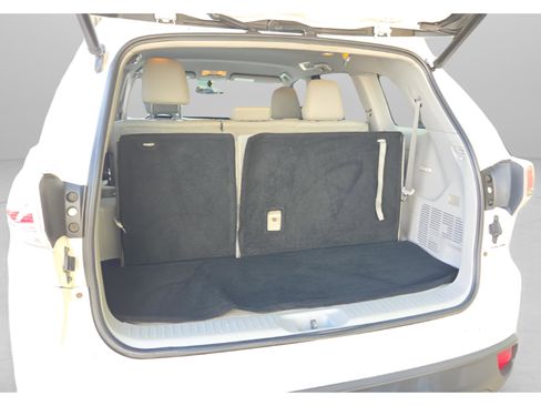 Used 2015 Toyota Highlander Plus image 14