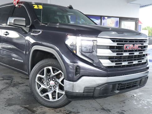 Used 2023 GMC Sierra 1500 SLE RWD image 2