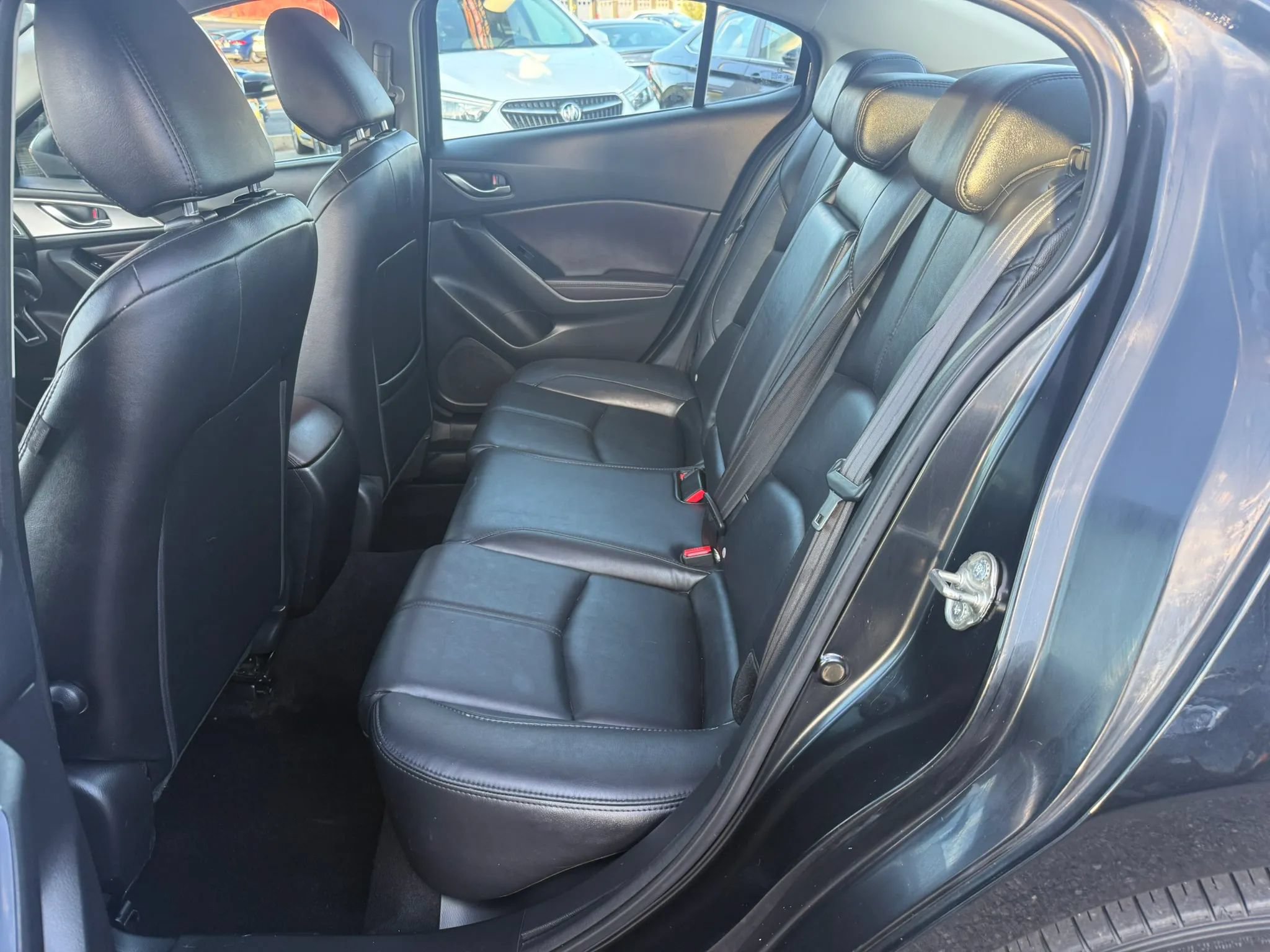 Used 2018 MAZDA MAZDA3 Touring FWD image 14