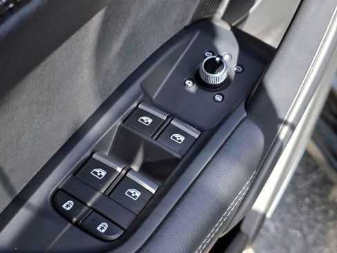 Used 2022 Audi SQ5 Prestige w/ Prestige Package AWD/4WD image 18