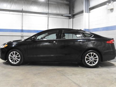 Used 2020 Ford Fusion SE FWD image 25